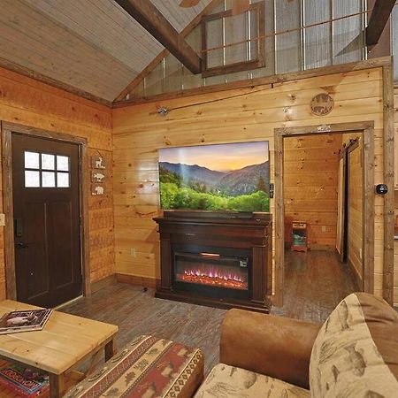 Rustic Modern Cabin With Hot Tub Near Rafting And Great Smokey Mountains Bryson City Luaran gambar