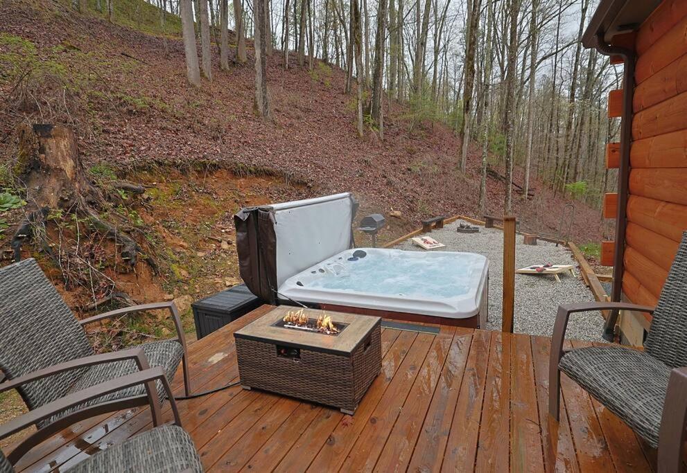 Rustic Modern Cabin With Hot Tub Near Rafting And Great Smokey Mountains Bryson City Luaran gambar