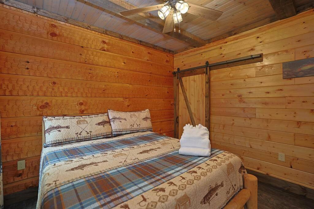 Rustic Modern Cabin With Hot Tub Near Rafting And Great Smokey Mountains Bryson City Luaran gambar
