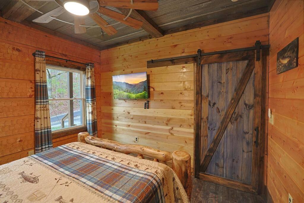 Rustic Modern Cabin With Hot Tub Near Rafting And Great Smokey Mountains Bryson City Luaran gambar