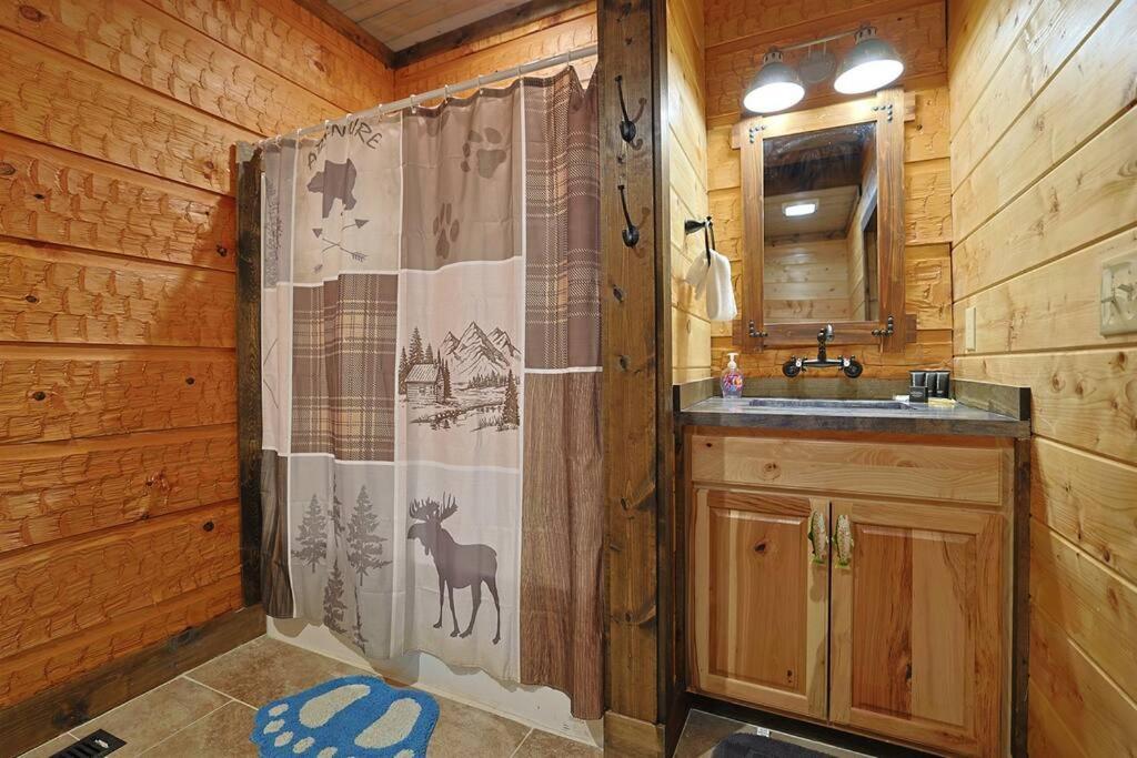Rustic Modern Cabin With Hot Tub Near Rafting And Great Smokey Mountains Bryson City Luaran gambar