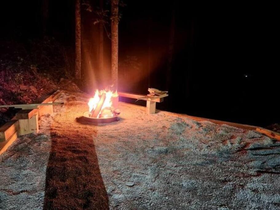 Rustic Modern Cabin With Hot Tub Near Rafting And Great Smokey Mountains Bryson City Luaran gambar