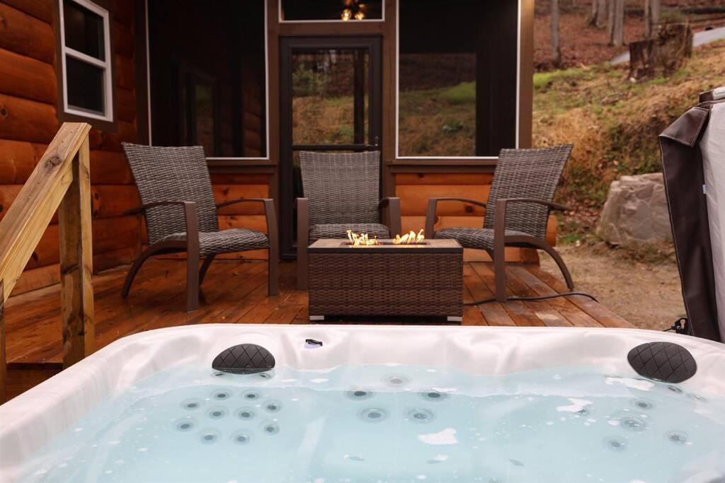 Rustic Modern Cabin With Hot Tub Near Rafting And Great Smokey Mountains Bryson City Luaran gambar